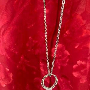 Silver tone 3 ring knecklace with pearls